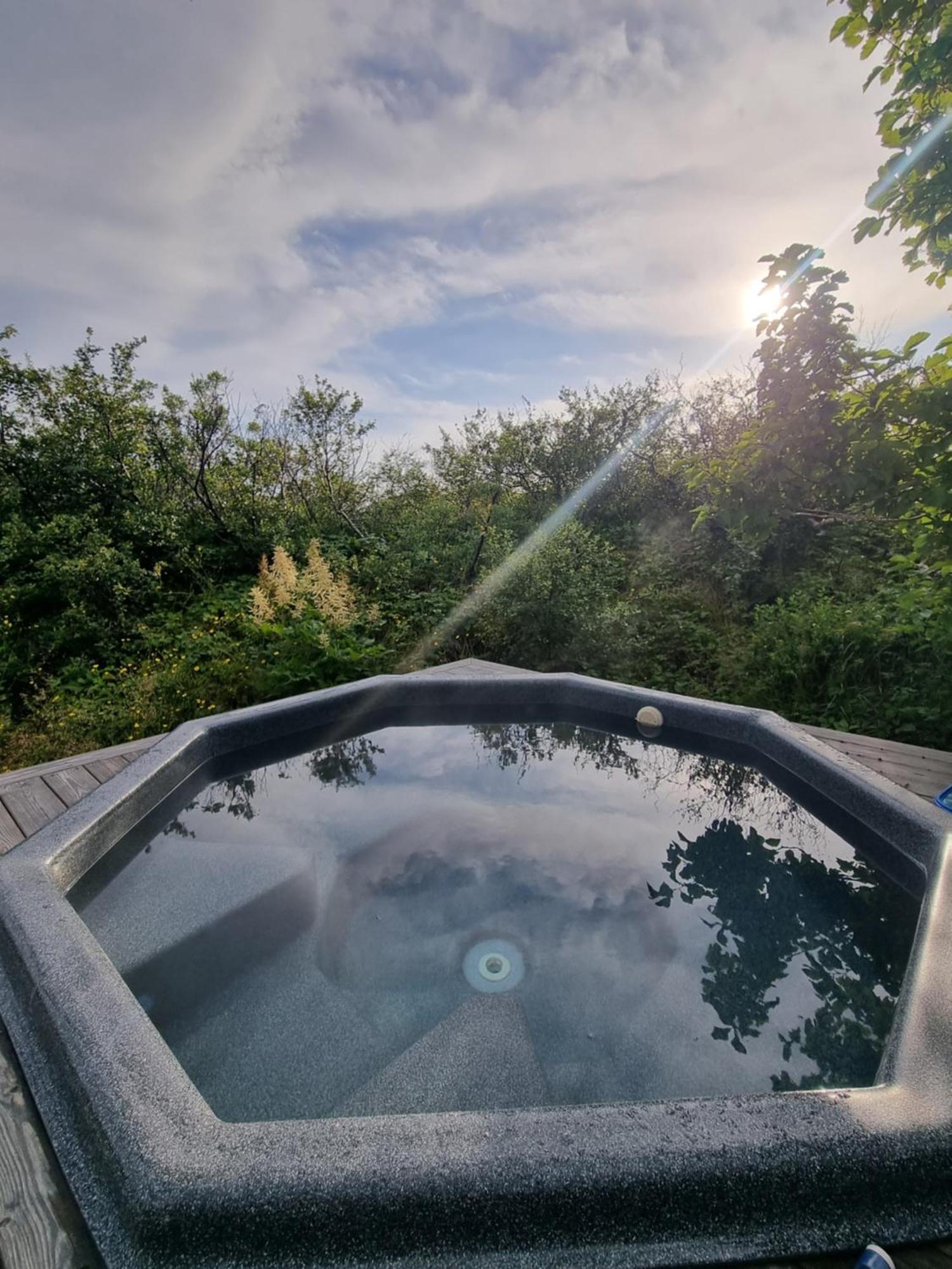 Local Cottage With Amazing View Селфос Екстериор снимка