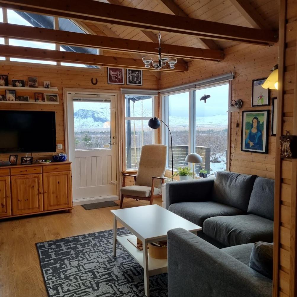 Local Cottage With Amazing View Селфос Екстериор снимка
